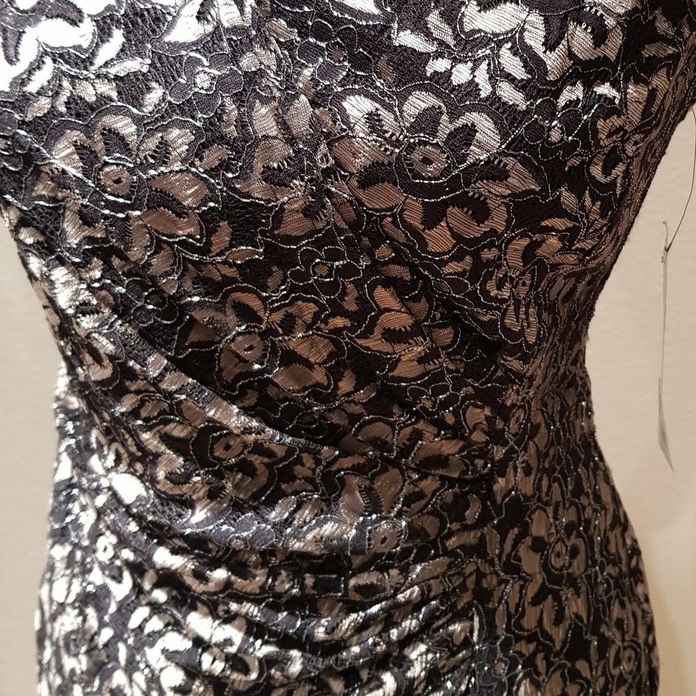 Dress - Picture 6 of 7